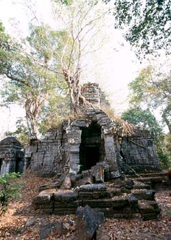 Angkor Thom Corner Tower, Siem Reap, Cambodia - Hanuman Tourism Voyages